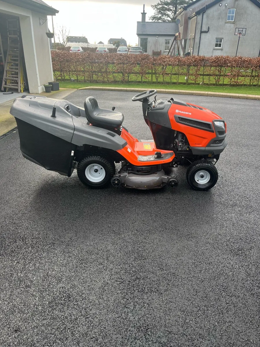 Ride on mower - Image 1