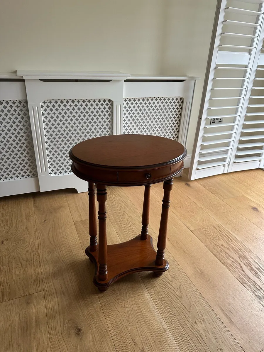 Rossmore Oval Side Table - Image 1