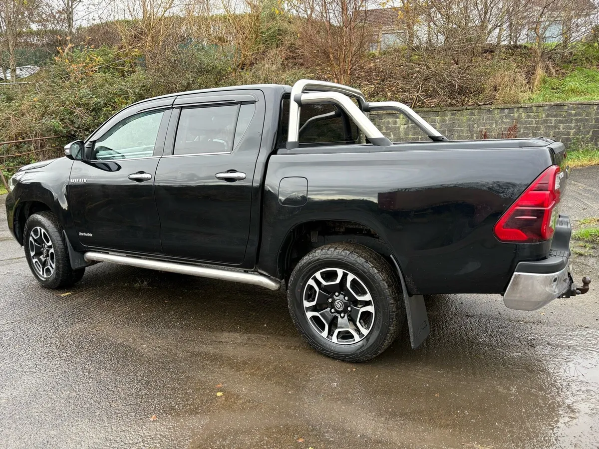 Toyota Hilux 2.8 SR5 Manual - Image 4