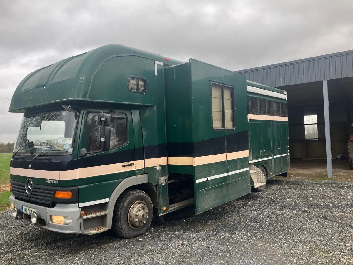 Horse Lorry - Image 1