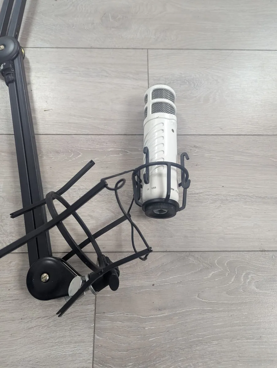 Rode Podcaster USB & PSA1 Arm Bundle - Image 1