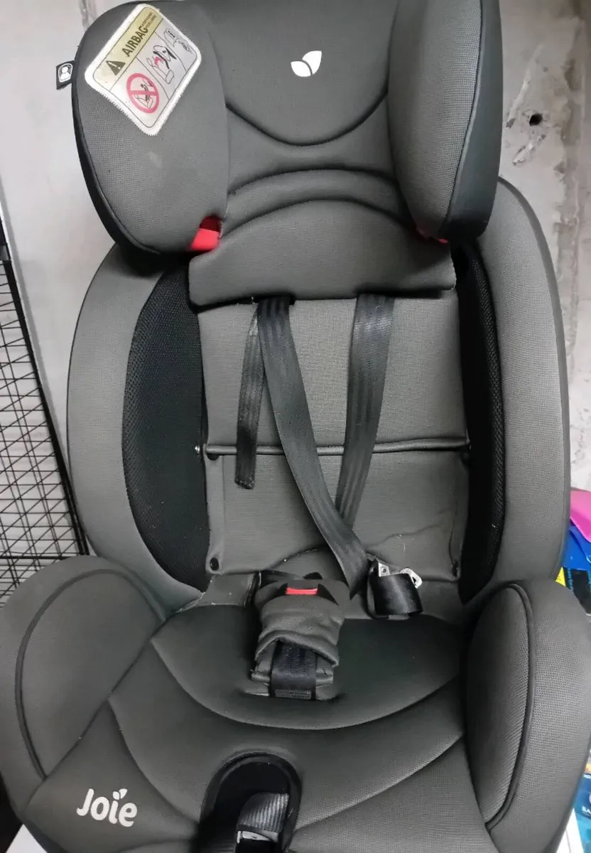 Car seat - Image 1