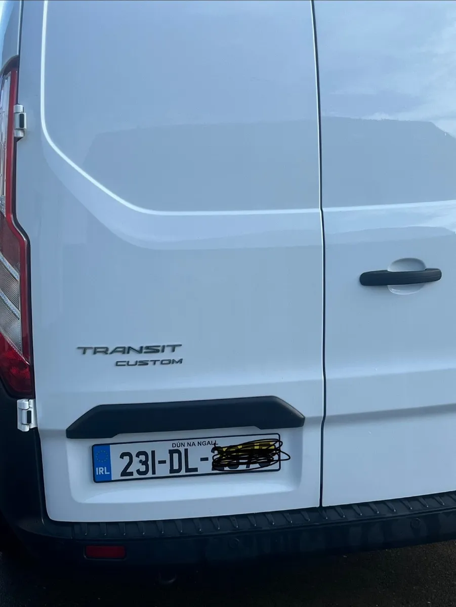 Ford Transit Custom 2023 - Image 2