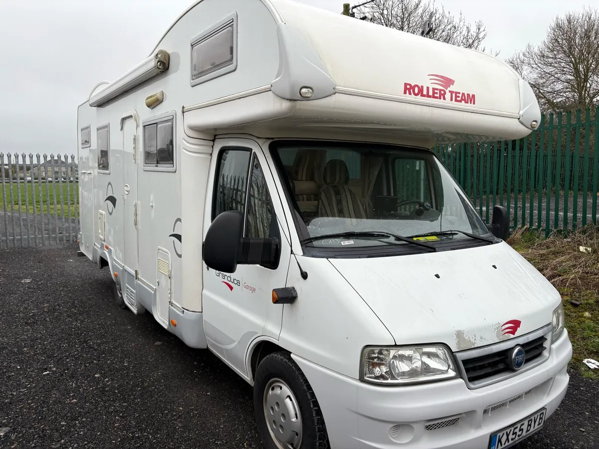 05 Rollerteam 6berth fixed bed in rear ! - Image 1