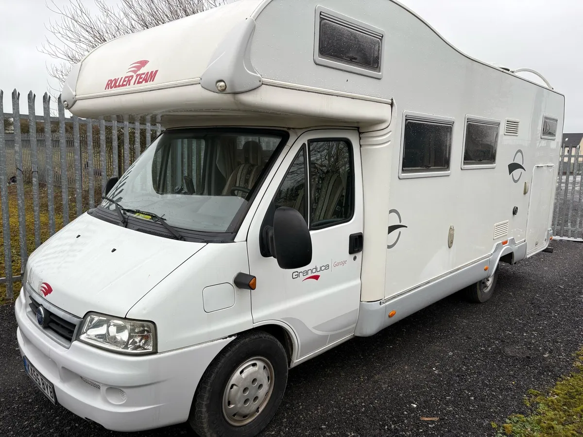 05 Rollerteam 6berth fixed bed in rear ! - Image 2