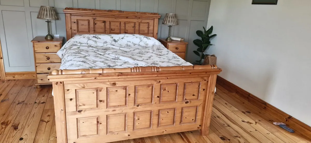 Bedroom furniture - Image 1