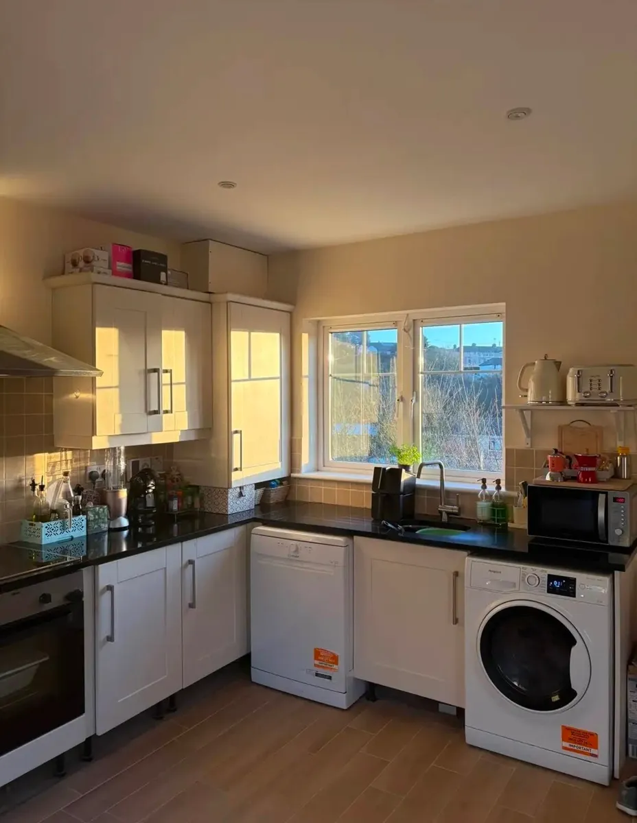 Full Kitchen - Image 2