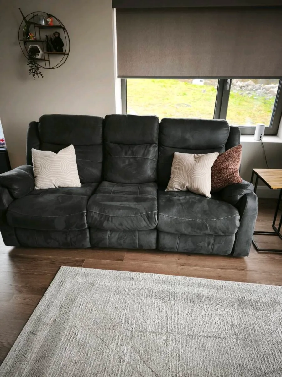 Couch and 2 armchairs - Image 2