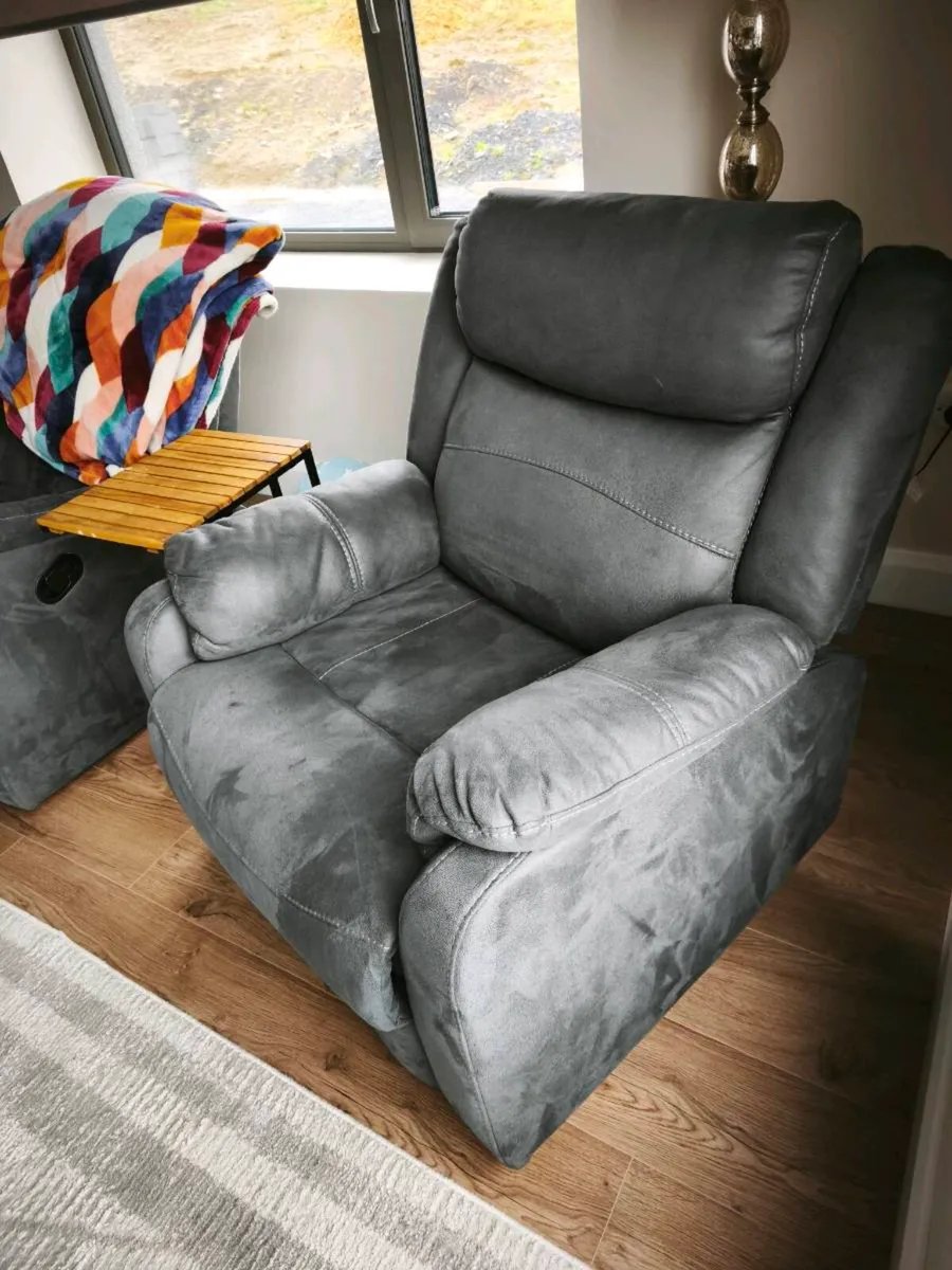 Couch and 2 armchairs - Image 4