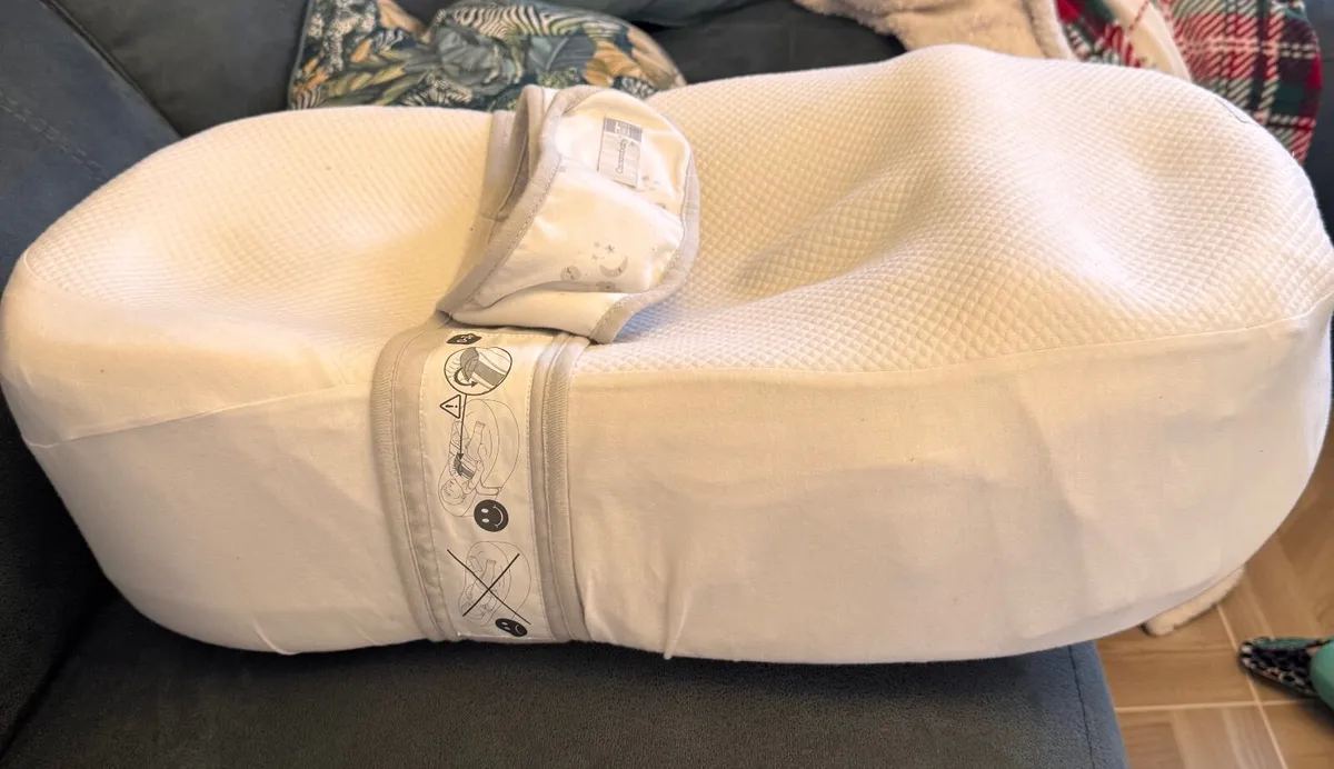 Cocoonababy, Moses basket and baby carrier - Image 1