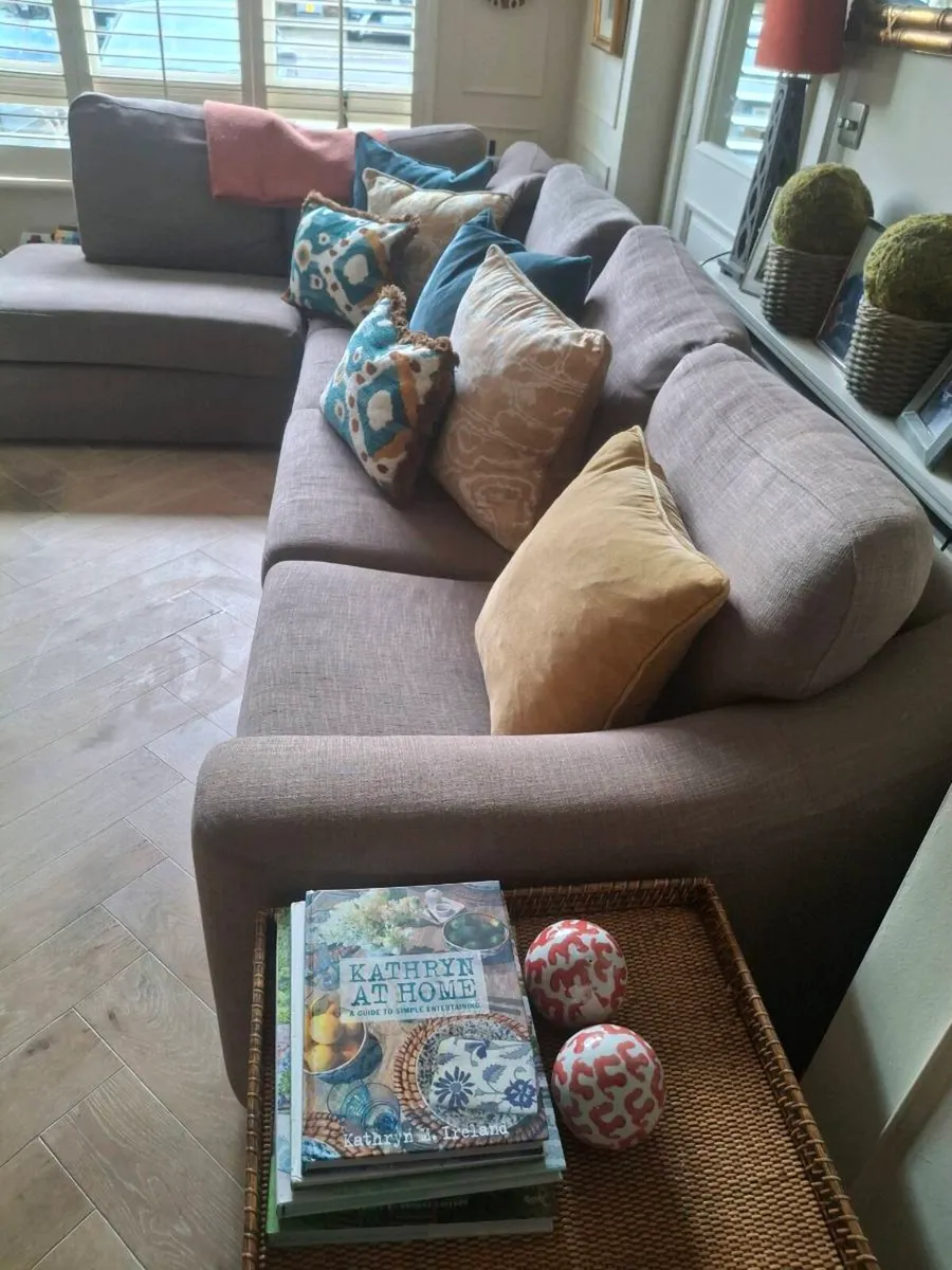 Corner L shaped linen mix sofa - Image 4