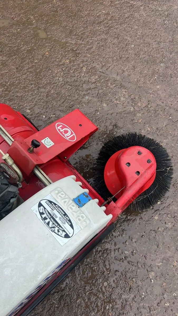 Walk behind Petrol Sweeper & Collector Brush - Image 4