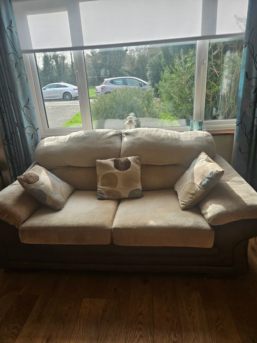 2 seater Sofa/bed - Image 2