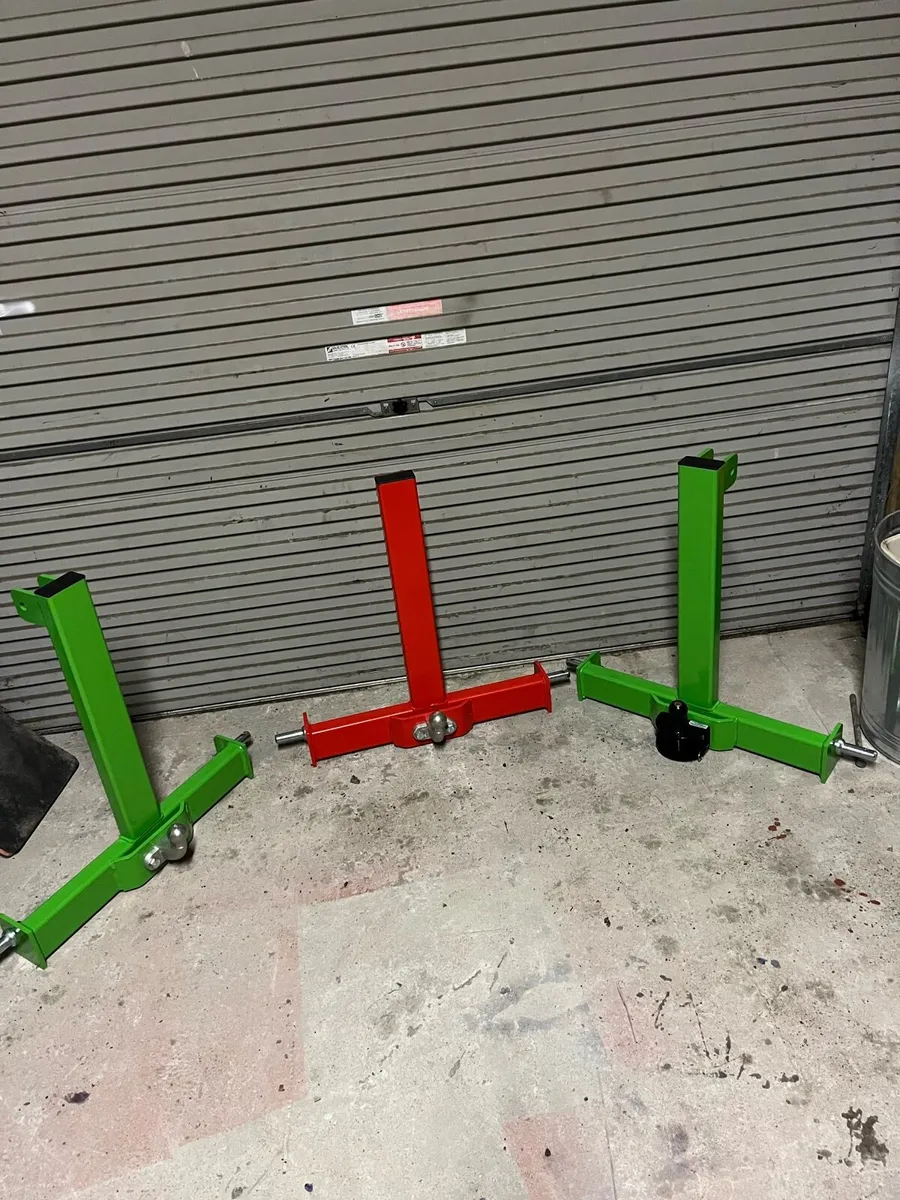 Three point linkage hitch - Image 1