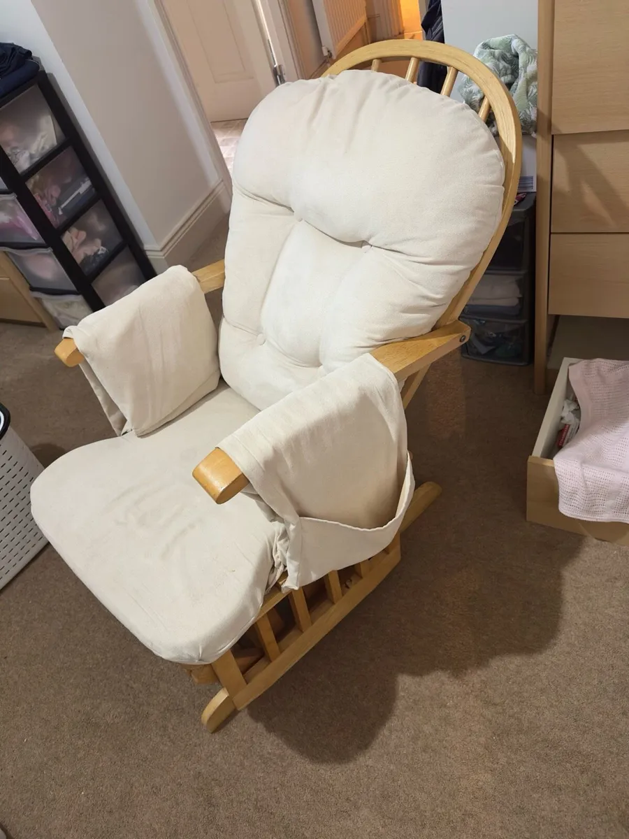 Rocking nursing chair - Image 3