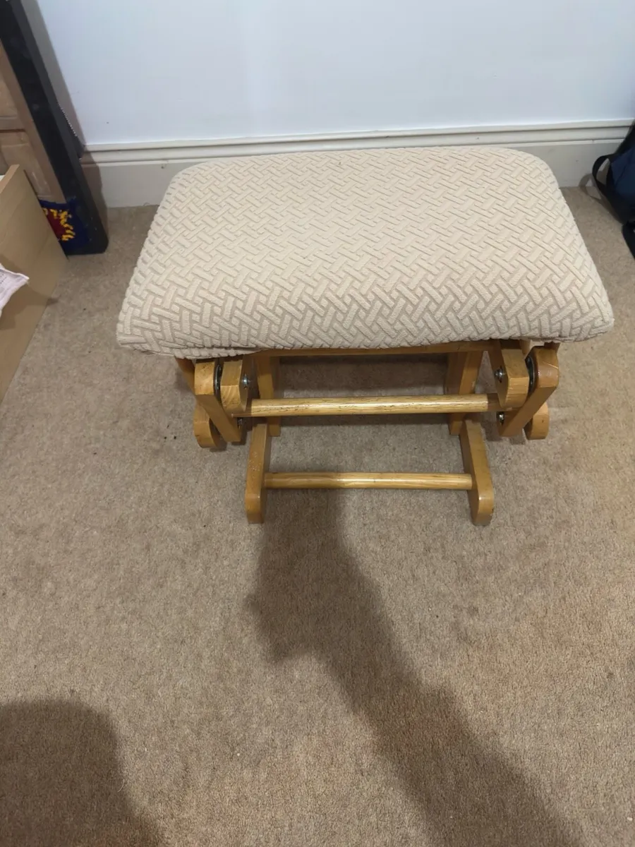 Rocking nursing chair - Image 4