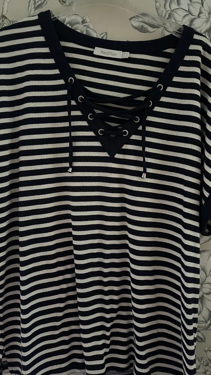 Womens top - Image 2