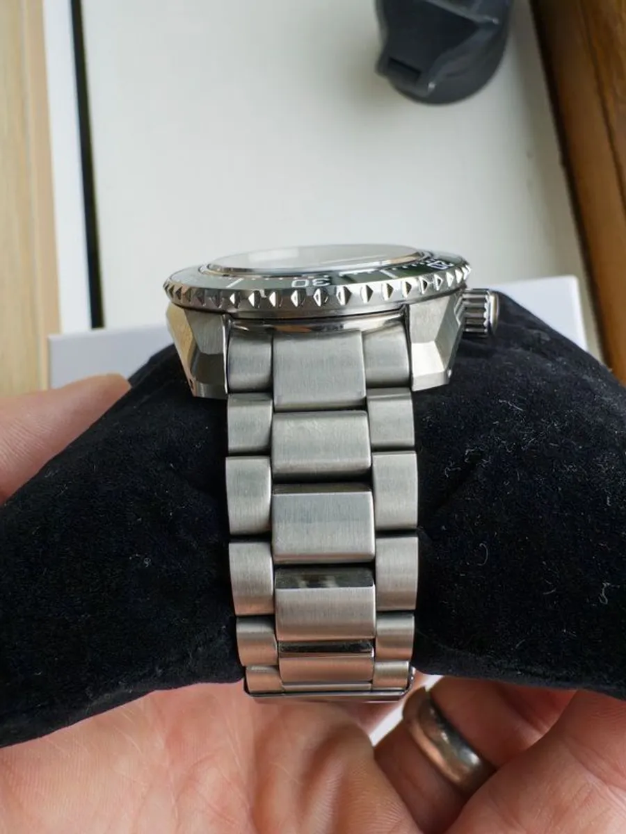 Seiko SPB381 GMT dive watch - Image 4