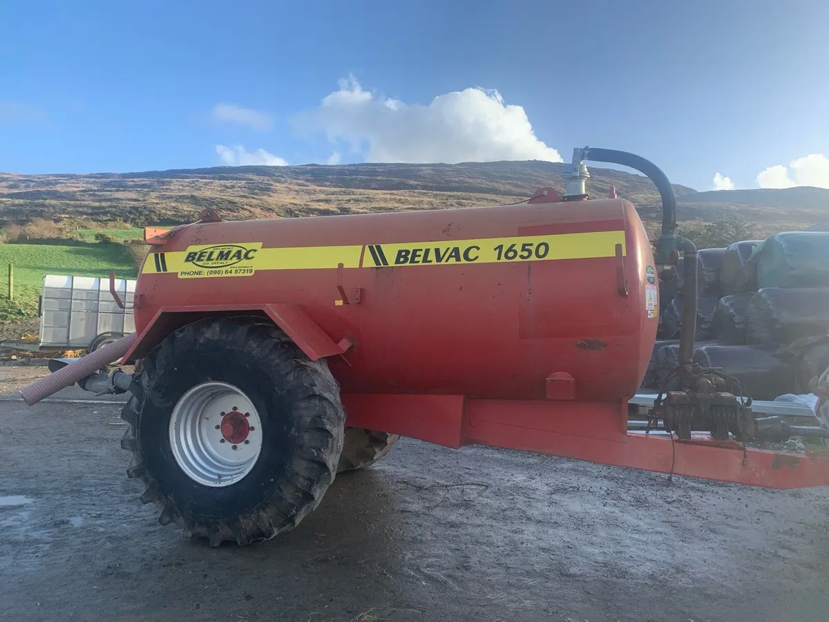 Manure spreader - Image 1