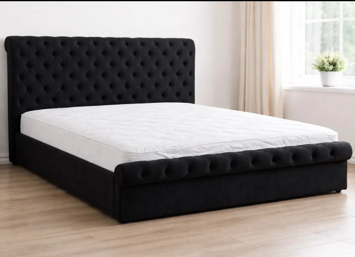 King bed frame black velvet €250 - Image 1