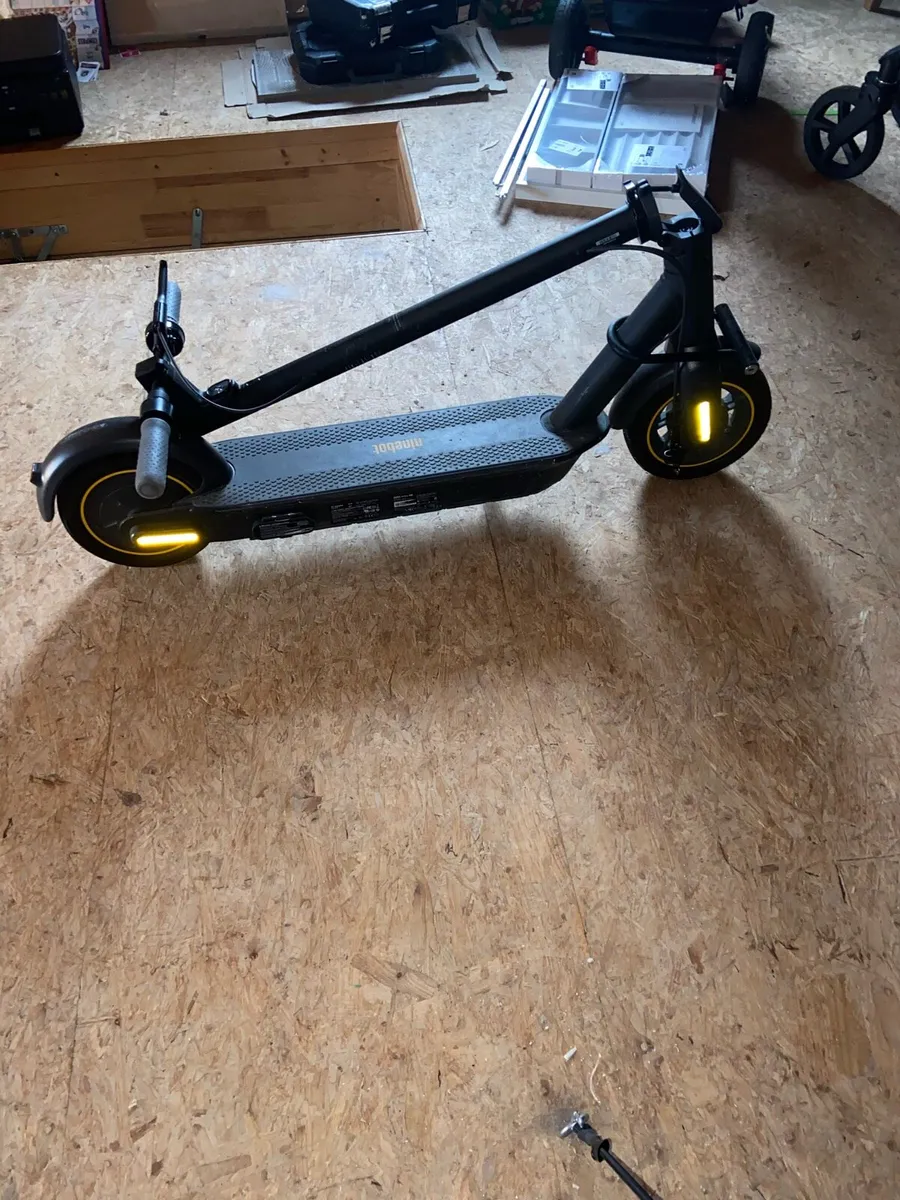 Electric scooter - Image 2