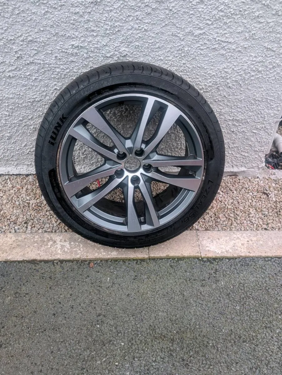 Audi A6 S line Alloy and tyre