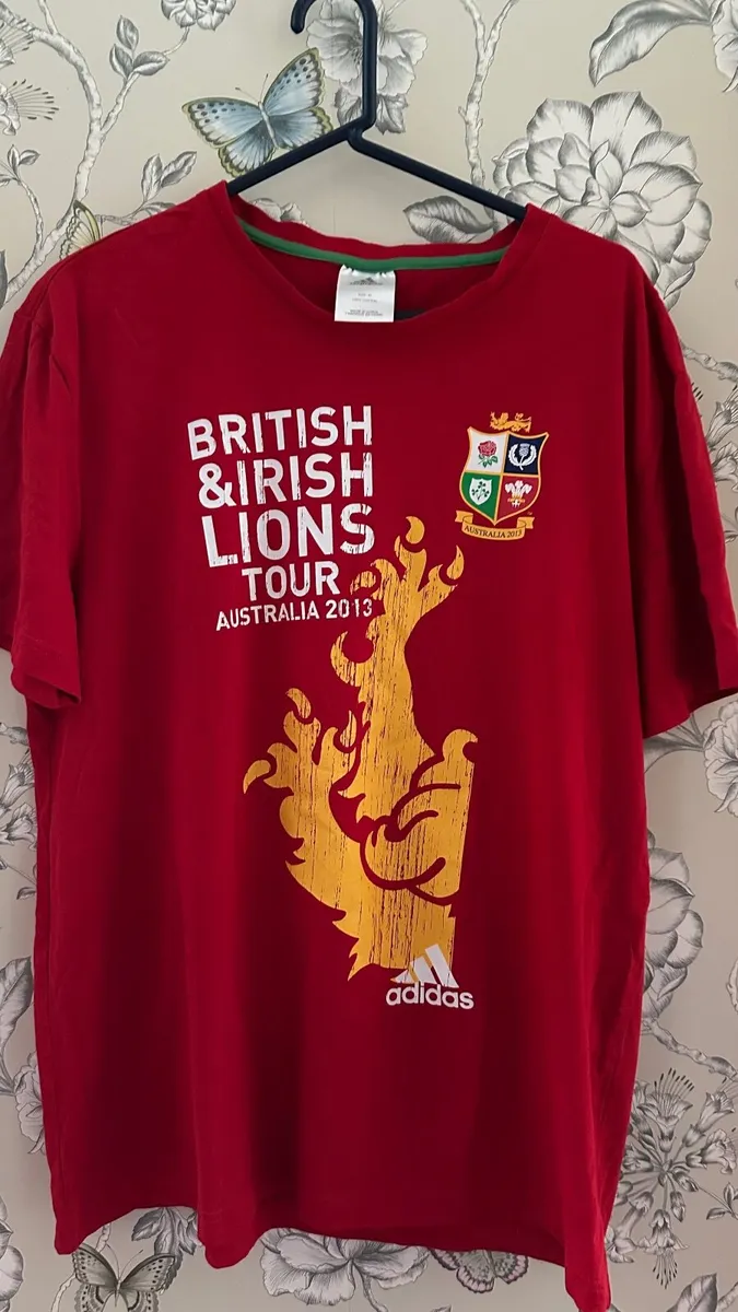 Lions  rugby tshirt xl - Image 1