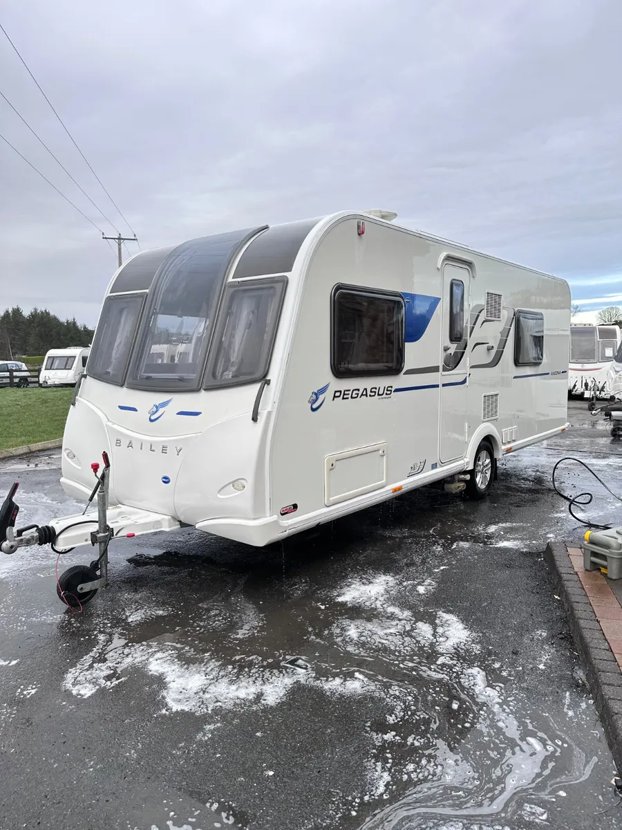 ✨STUNNING BAILEY PEGASUS ANCONA 5-6 BERTH✨ - Image 3