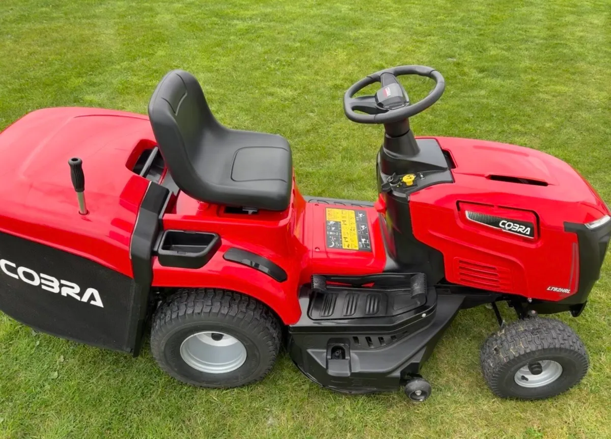 COBRA MOWER MINT CONDITION - Image 2