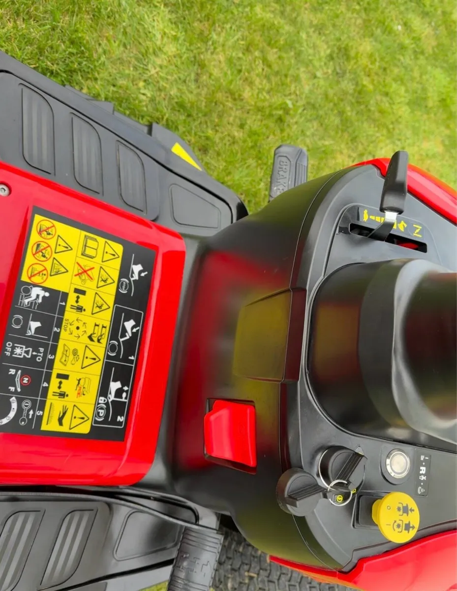 COBRA MOWER MINT CONDITION - Image 4