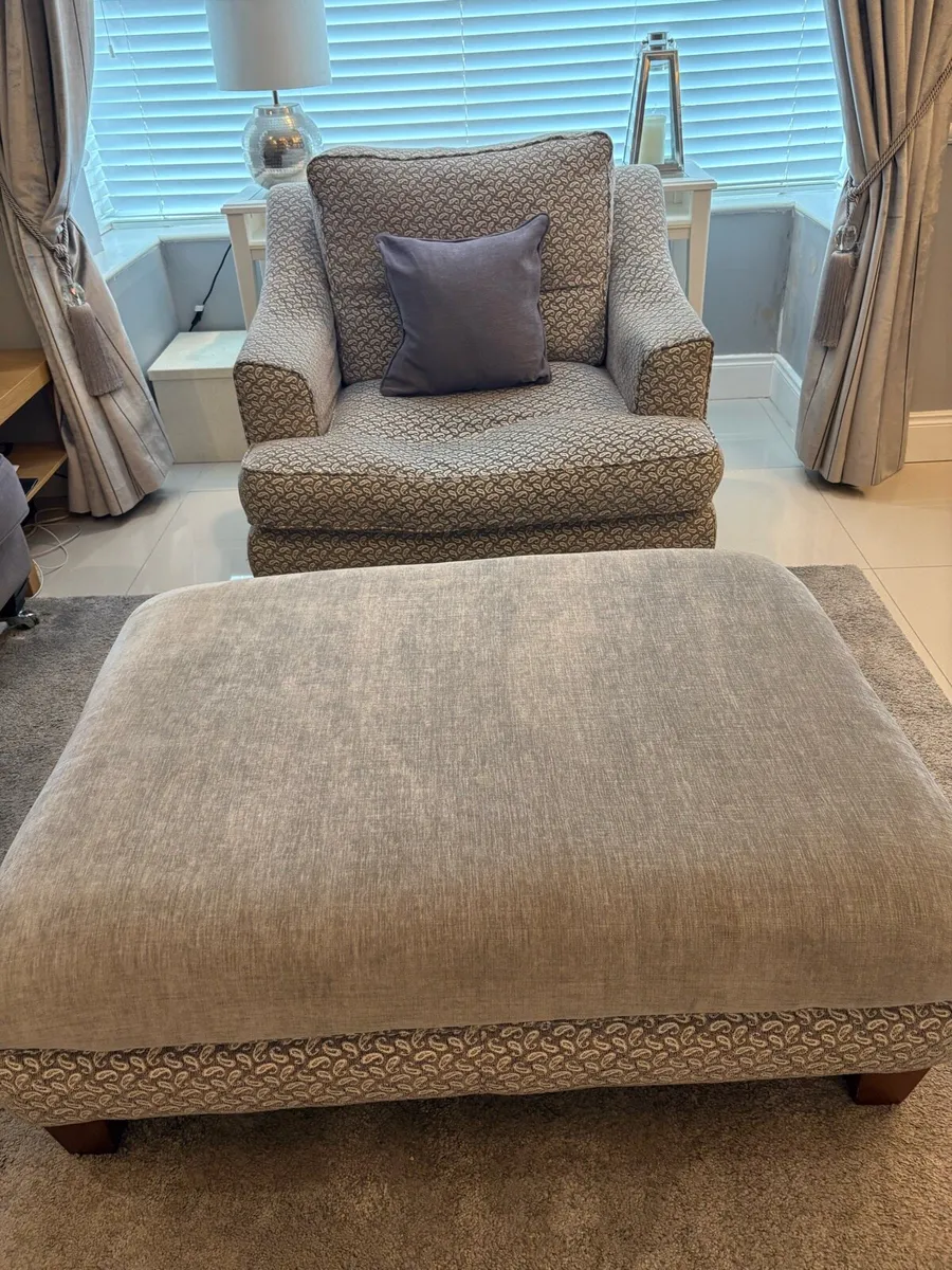 Grey Pillow-back sofa, armchairs and ottoman - Image 3