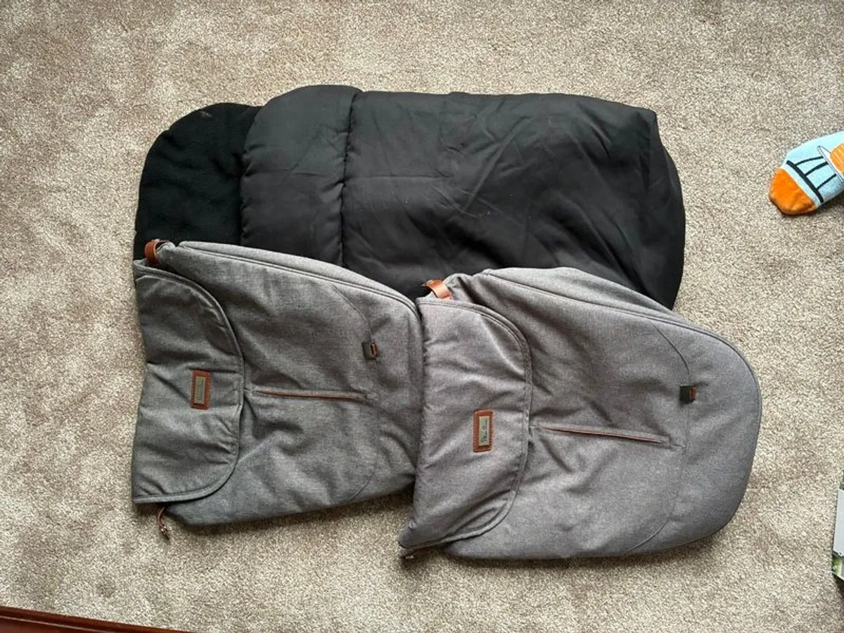 Silver cross dual travel system - Image 2