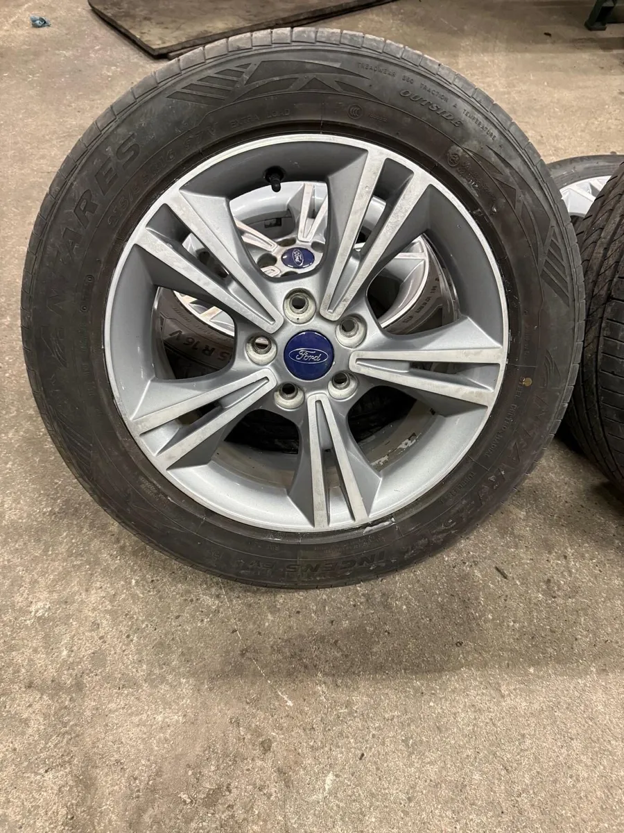 Ford Focus Alloy Wheels & Tyres 215/55/R16 - Image 1