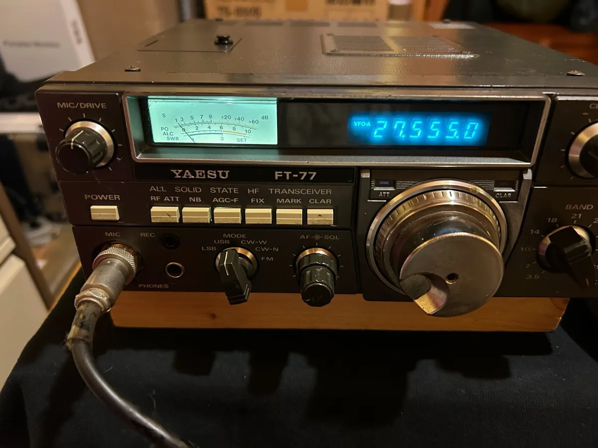 Cb radio Yaesu FT 77 in good condition - Image 1