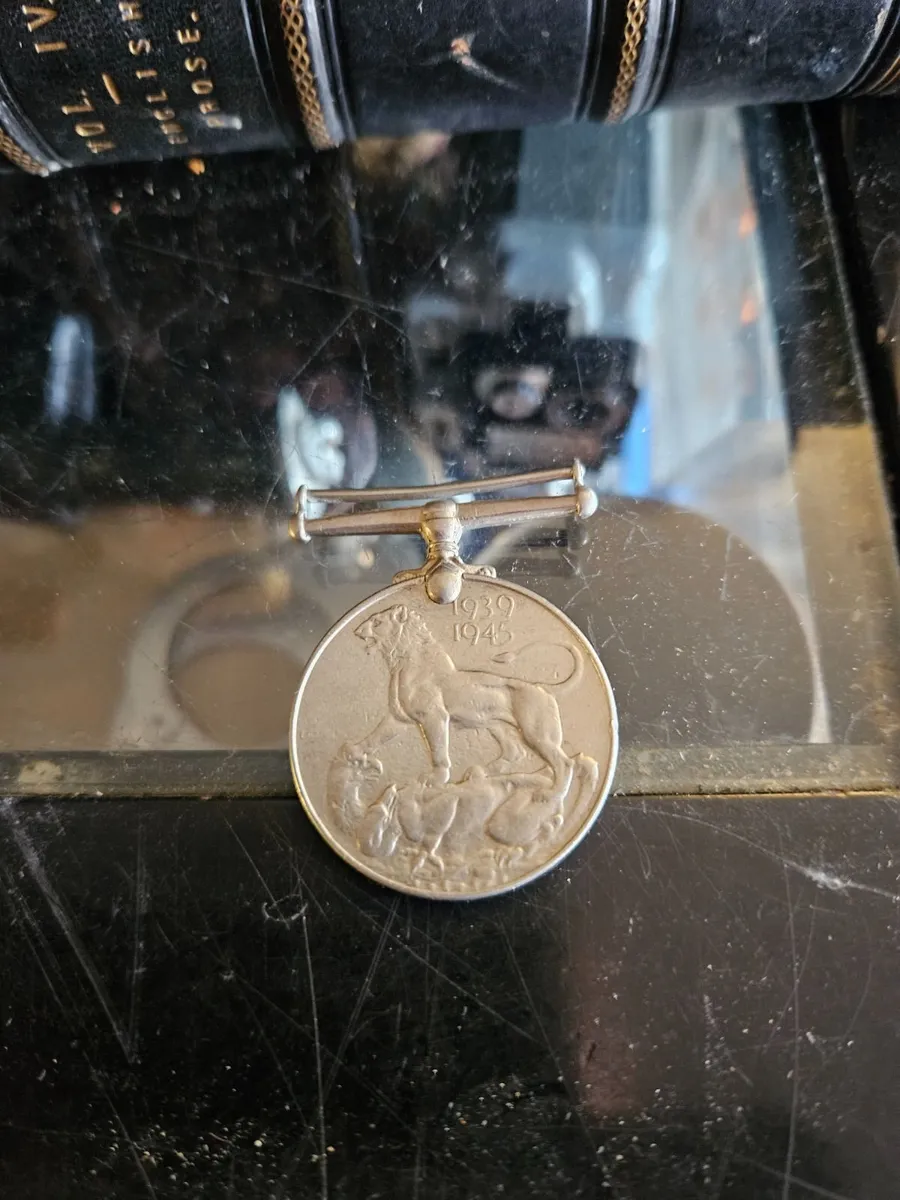 Vintage British WW2 Medal - Image 1