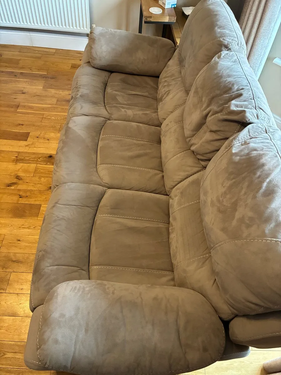 3 Seater & Armchair Recliners - Image 2