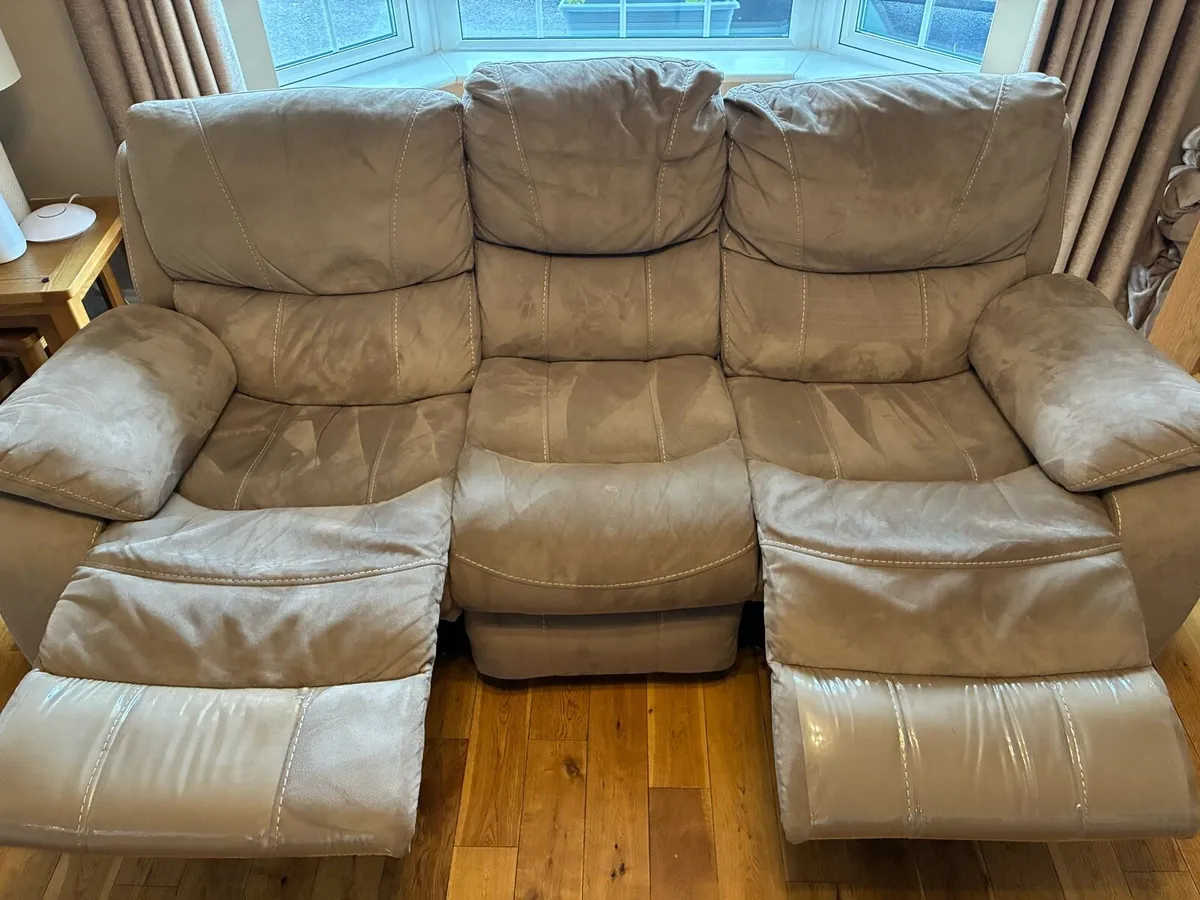 3 Seater & Armchair Recliners - Image 3