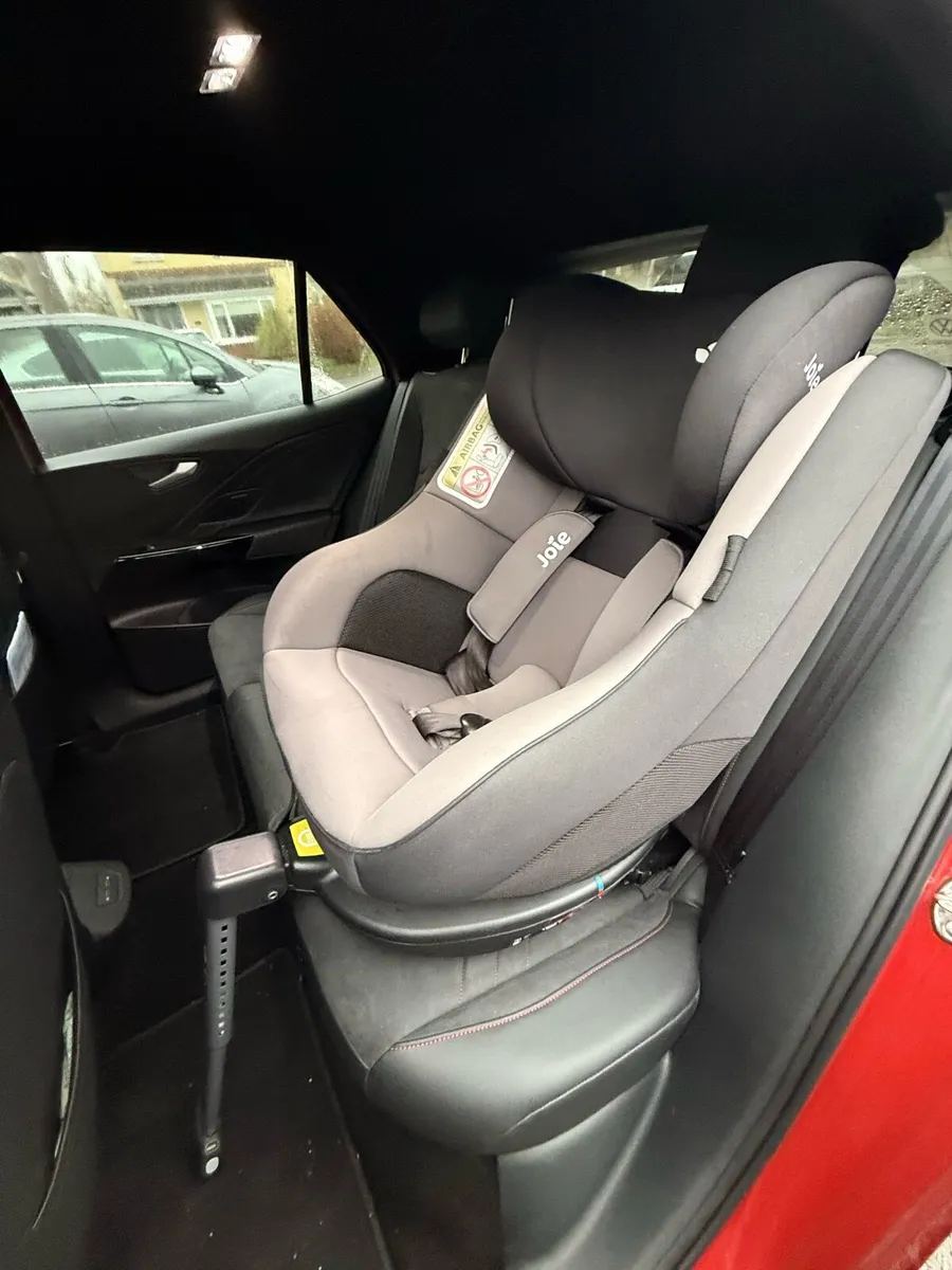 Joie 360 seat & Maxi Cosi base - Image 3