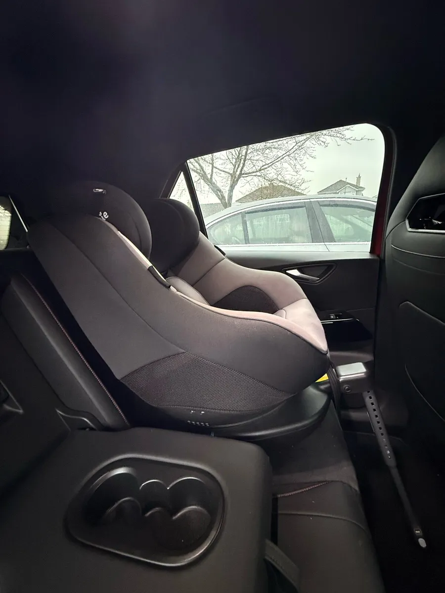 Joie 360 seat & Maxi Cosi base - Image 4