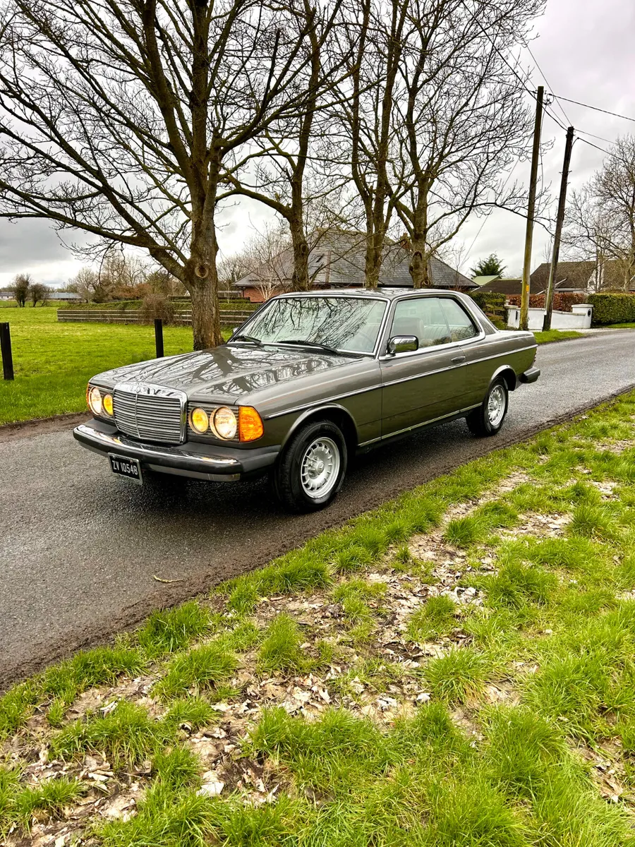 1984 Mercedes-Benz C123 300 CD - Image 1