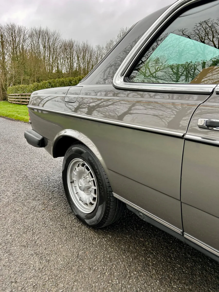 1984 Mercedes-Benz C123 300 CD - Image 4