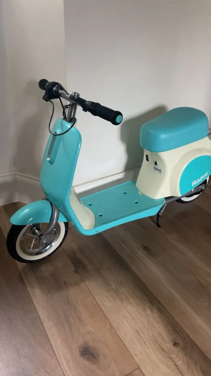 Razor Pocket Mod Petite – Like New – Barely Used - Image 1