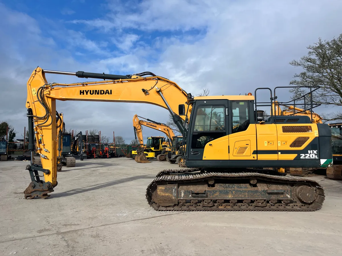 2019 Hyundai HX220L - Image 1