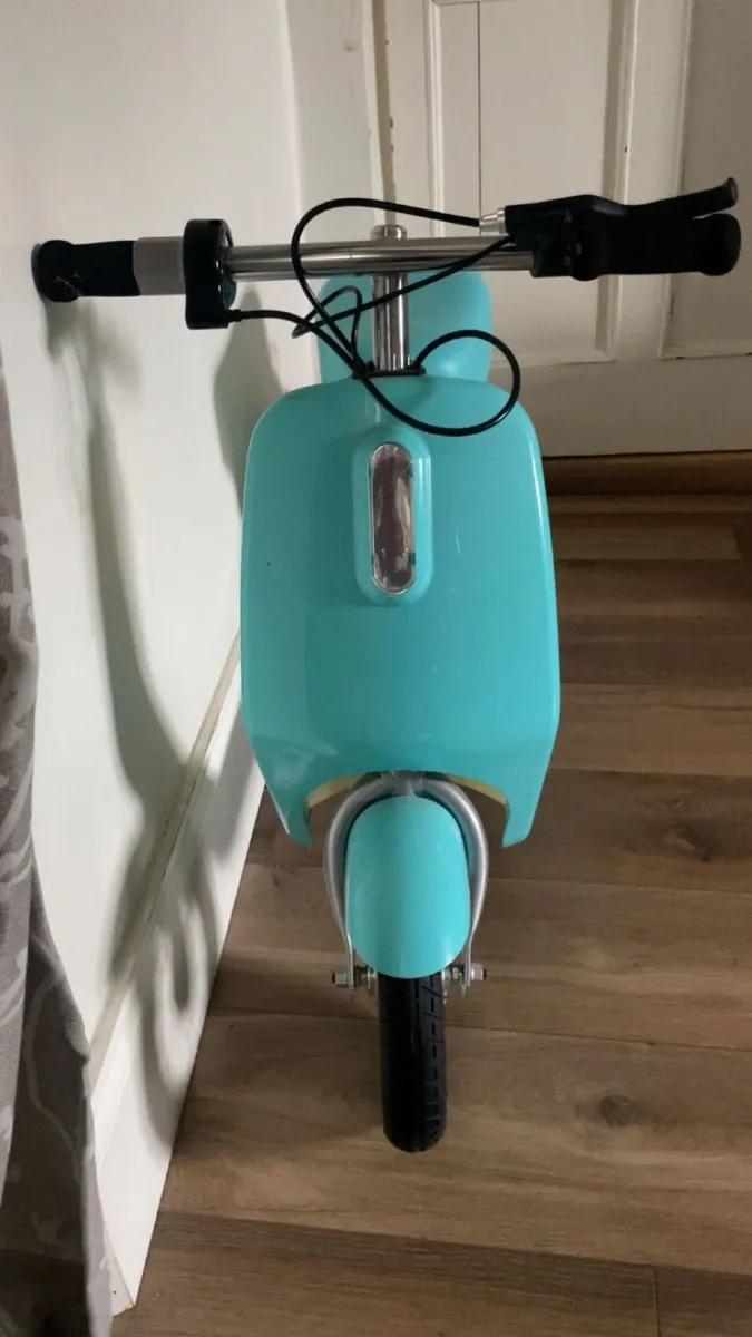 Razor Pocket Mod Petite – Like New – Barely Used - Image 2