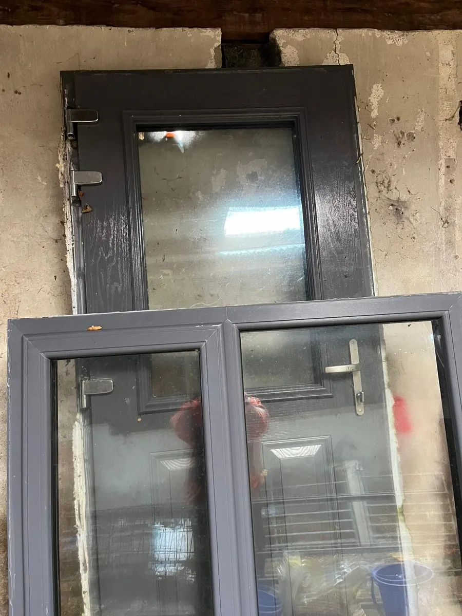 Door and window - Image 2