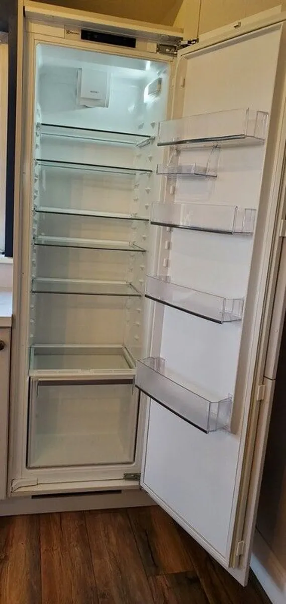 kitchen including All integrated Appliances - Image 3