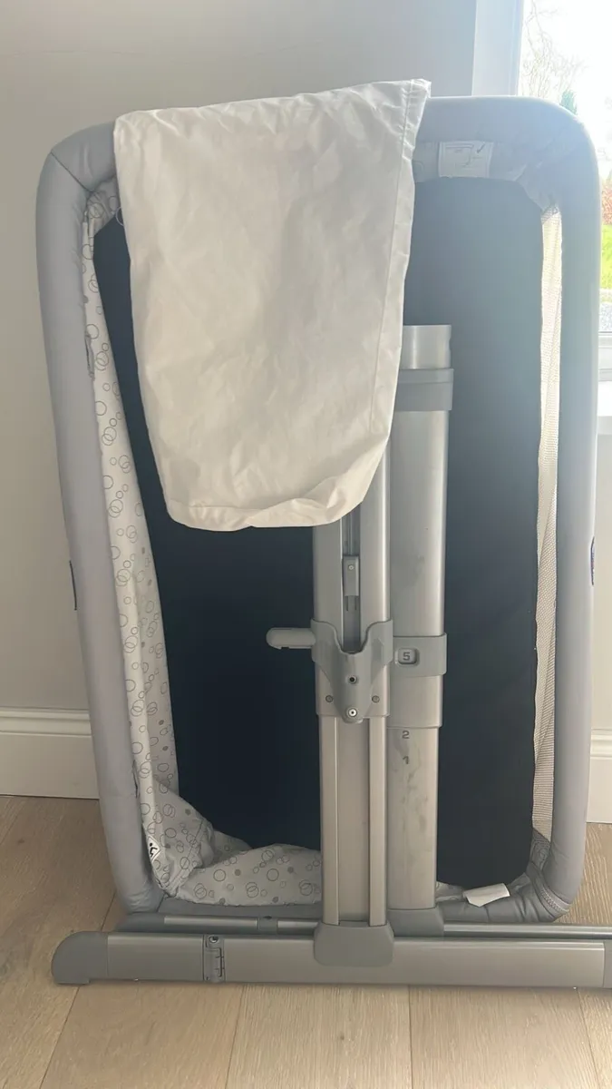 Chicco Next 2 Me Cot - Image 2