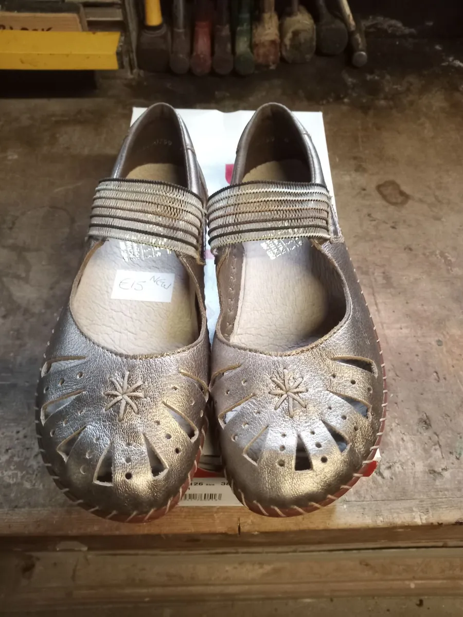 Ladies shoes - Image 1