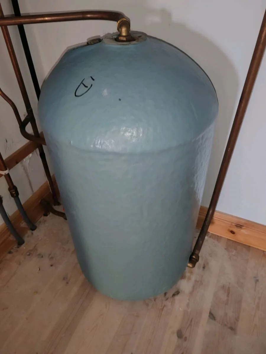 Radiators, plumbing, and corner bath,showers etc - Image 3