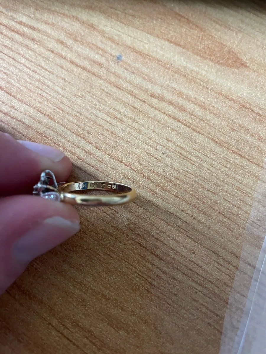 18 ct Gold Diamond Cluster Ring - Image 3